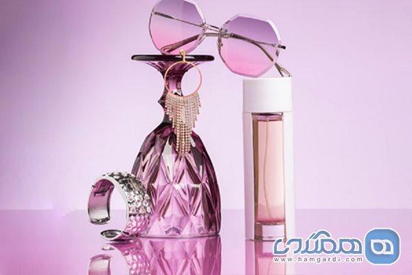 عطر امضادار چیست و چطور رایحه مخصوص خودمان را پیدا کنیم؟ عطر امضادار چیست و چطور رایحه مخصوص خودمان را پیدا کنیم؟